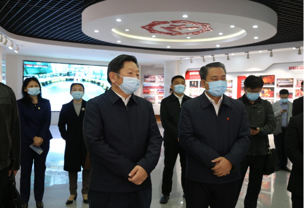 湖南湘江新區黨工委委員、管委會副主任羅社輝一行調研九芝堂
